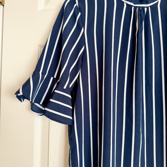 3/$30 - VERO MODA Blouse Top 3/4 Sleeves Navy & White Striped Women's - Size M - Picture 4 of 9
